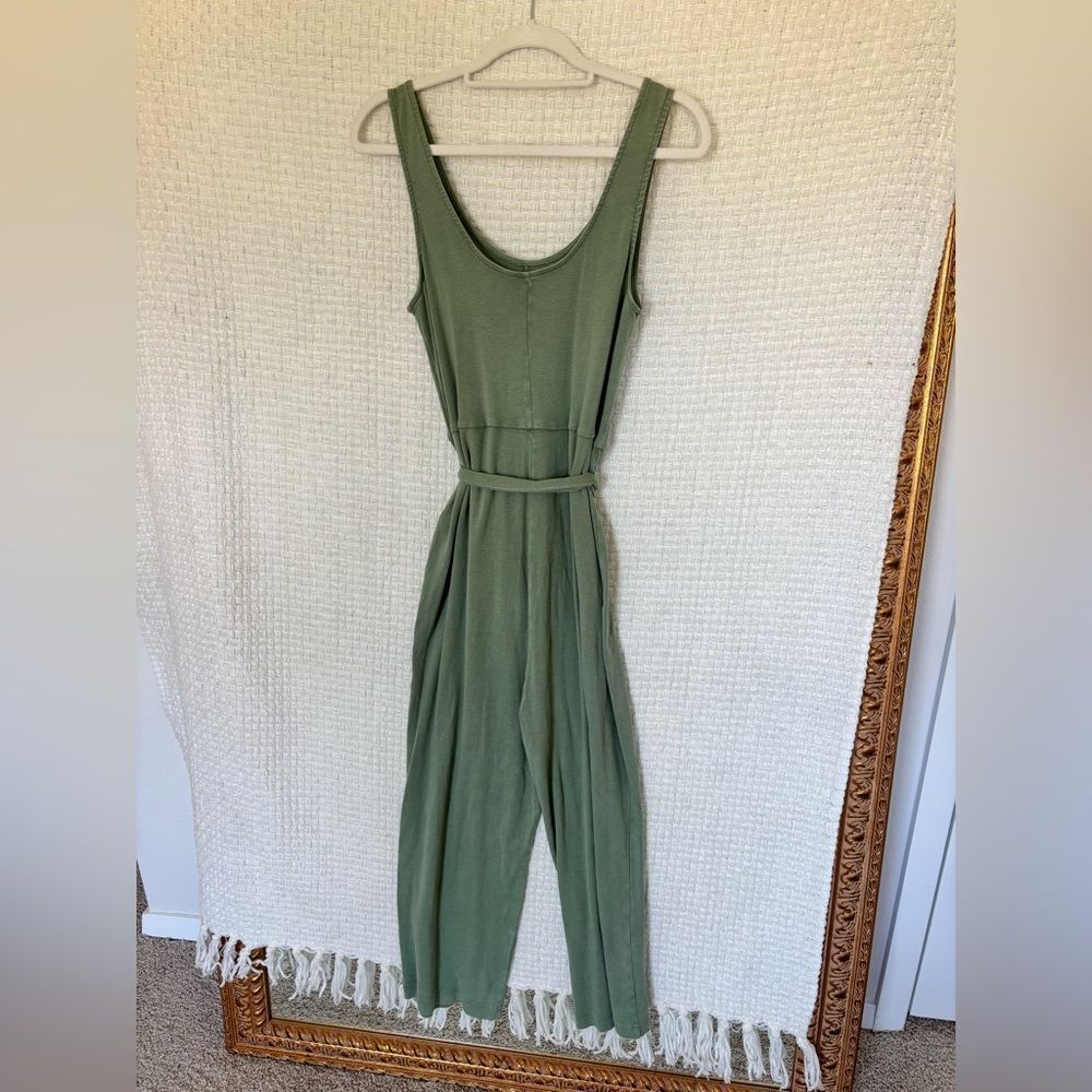 AE Jumpsuit ✨ - Picture 4 of 6